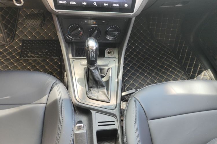 Volkswagen Lavida 2019 car image #14