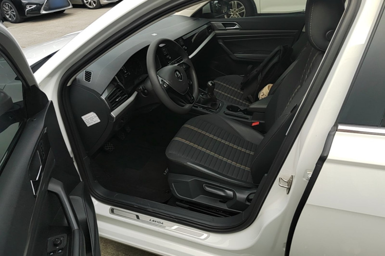 Volkswagen Lavida 2021 car image #15