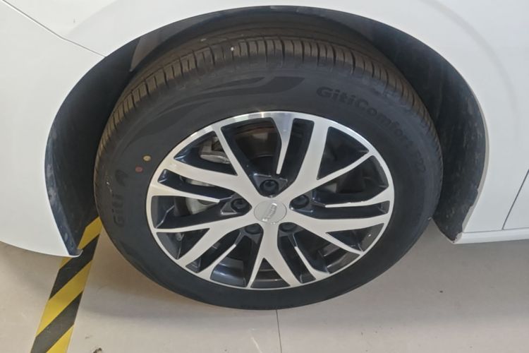 GEELY Emgrand 2025 car image #9