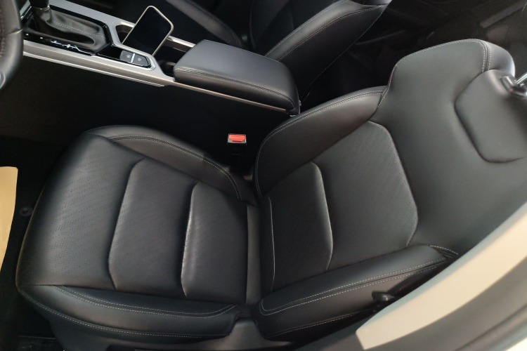 GEELY Emgrand 2024 car image #15