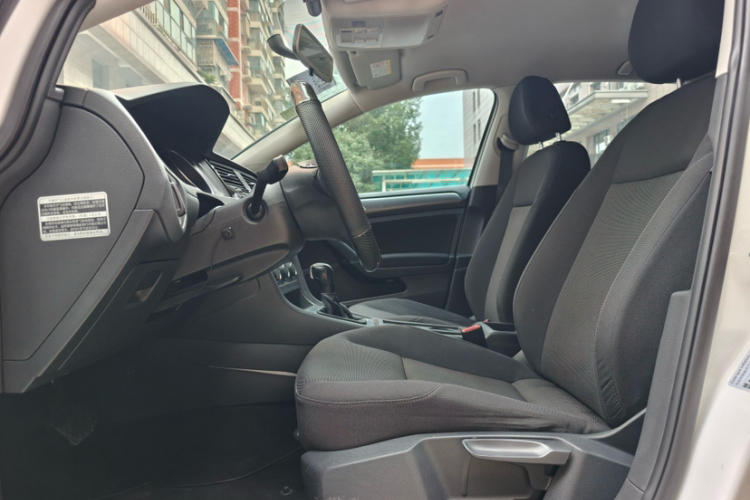Volkswagen Golf 2016 car image #24