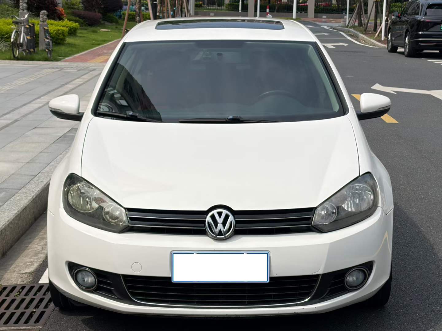 Volkswagen Golf 2012 car image #2