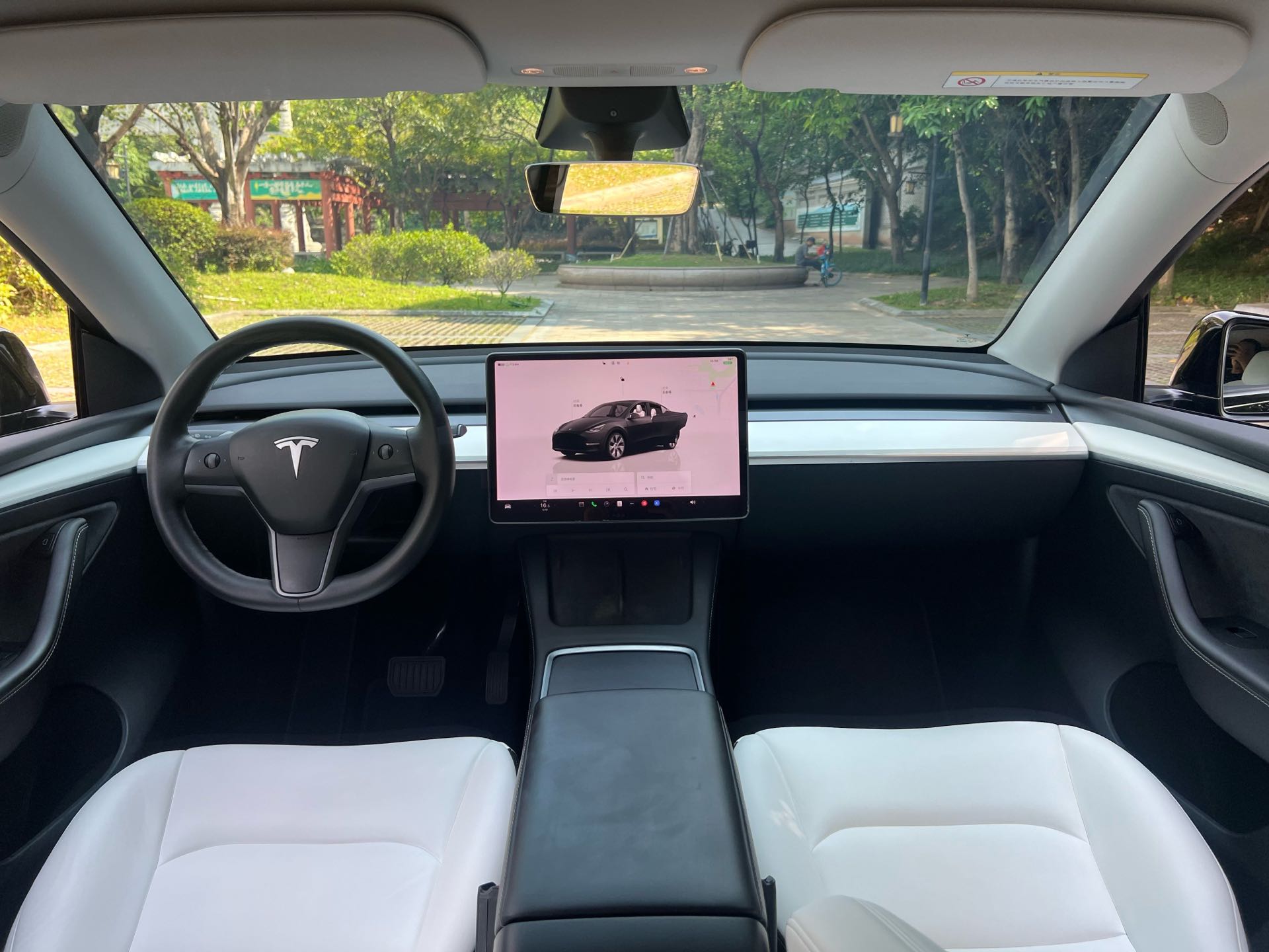 Tesla Model Y 2022 car image #3