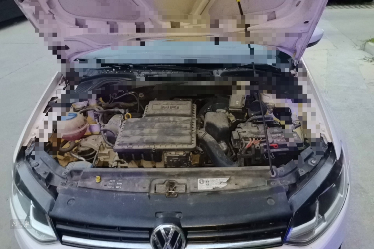 Volkswagen Polo 2015 car image #22