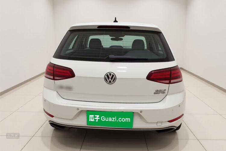 Volkswagen Golf 2019 car image #6