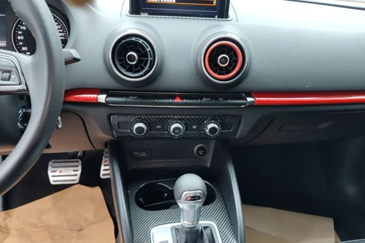 Audi A3 2019 car image #18