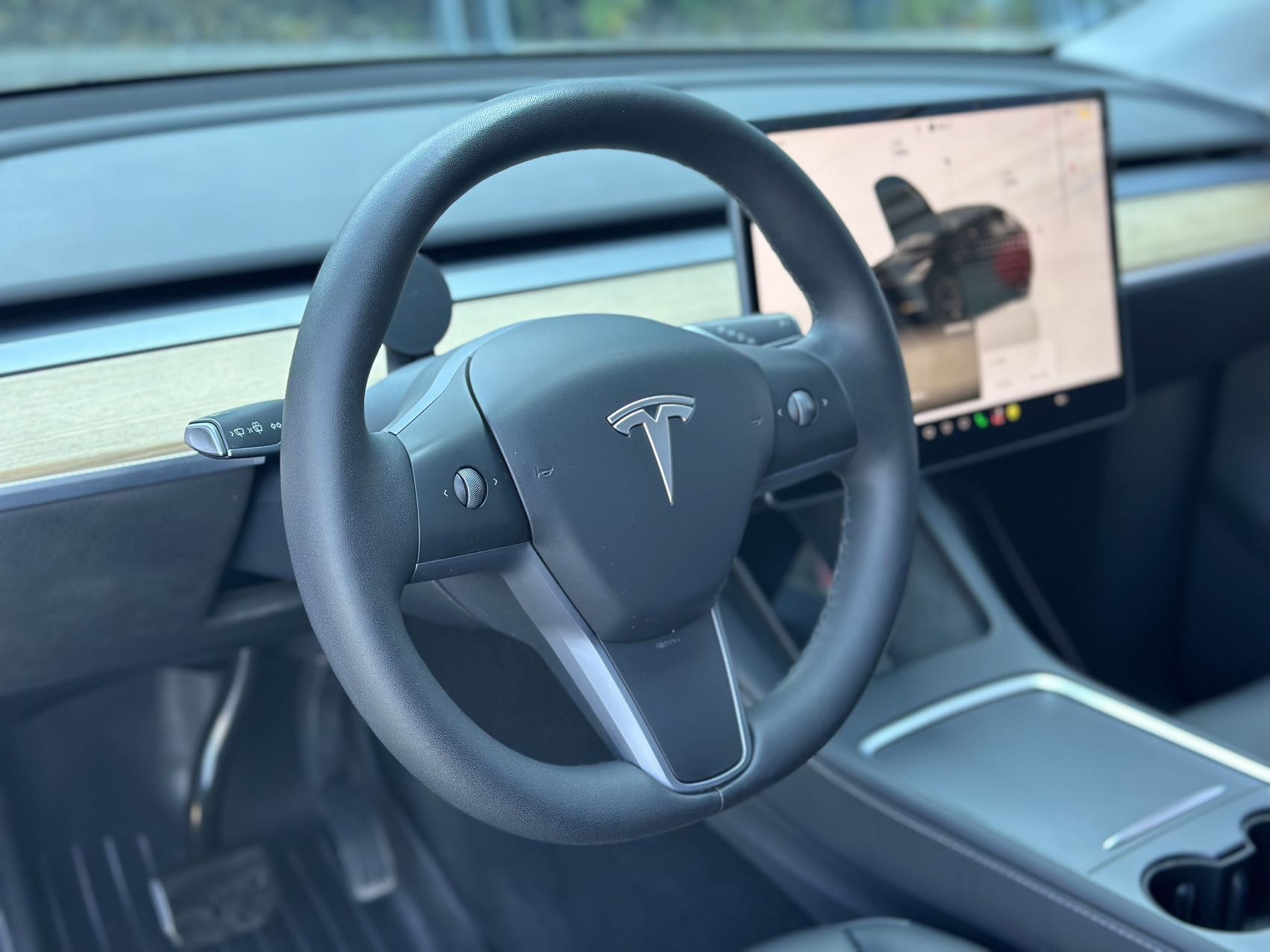 Tesla Model Y 2022 #18 Tesla Model Y 2022 car image #18