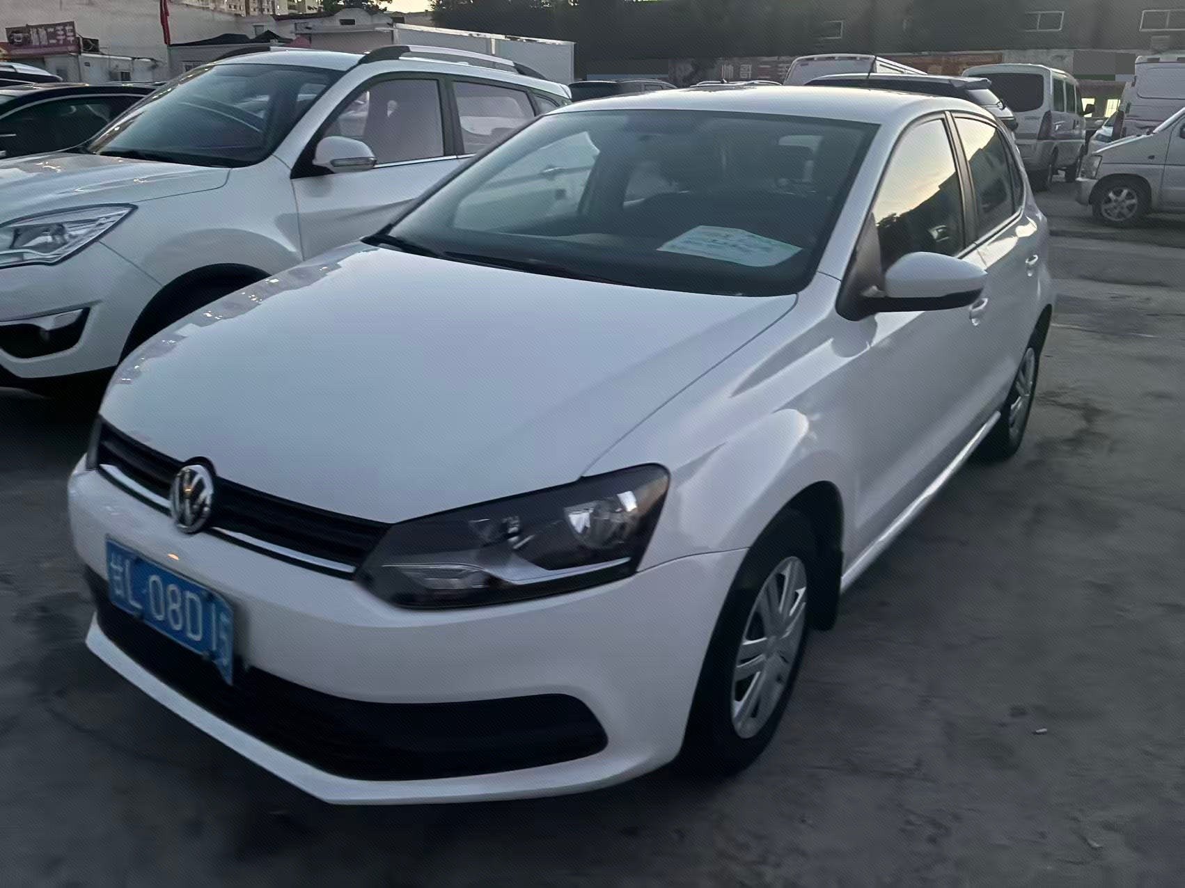 Volkswagen Polo 2015 Volkswagen Polo 2015 car image