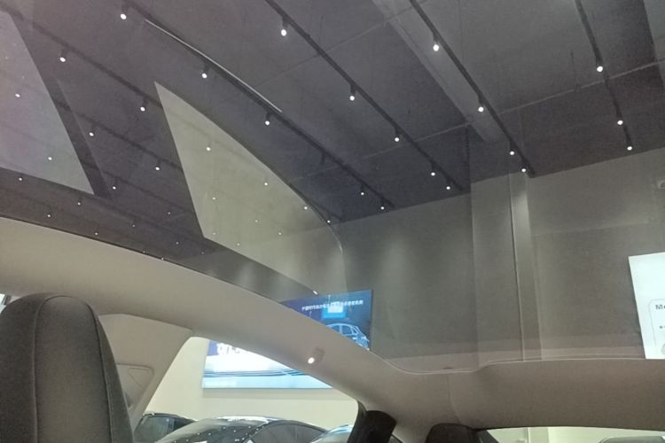Tesla Model Y 2025 #18 Tesla Model Y 2025 car image #18