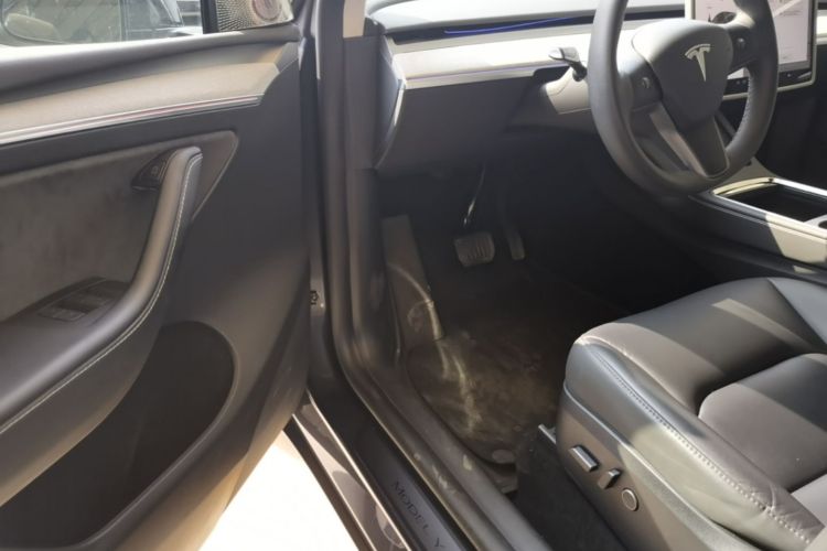 Tesla Model Y 2024 #16 Tesla Model Y 2024 immagine di auto #16