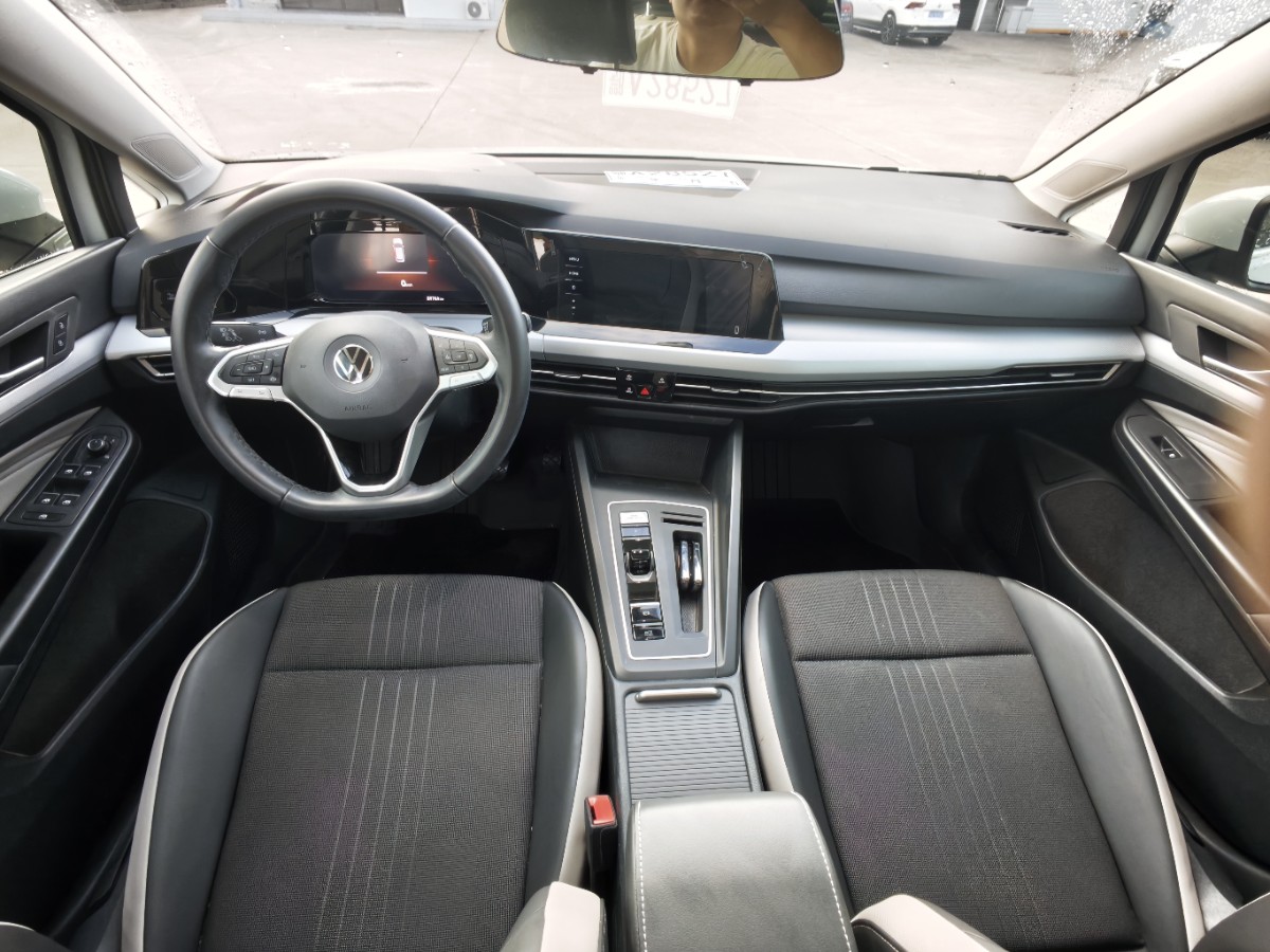 Volkswagen Golf 2021 car image #9