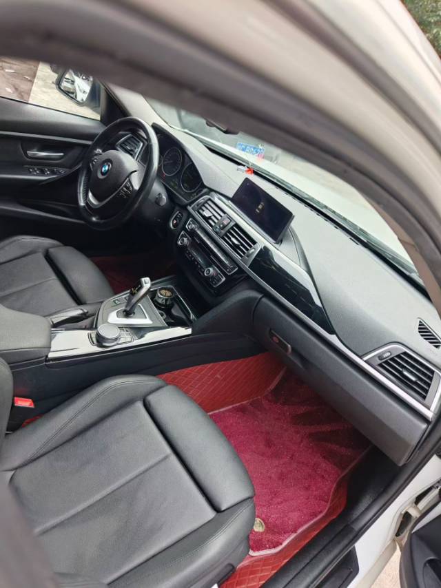 BMW 3 Series 2019 car image #6