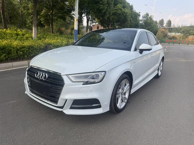 Audi A3 2019 immagine di auto #17
