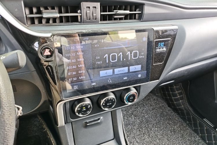 Toyota Corolla 2017 #13 Toyota Corolla 2017 car image #13