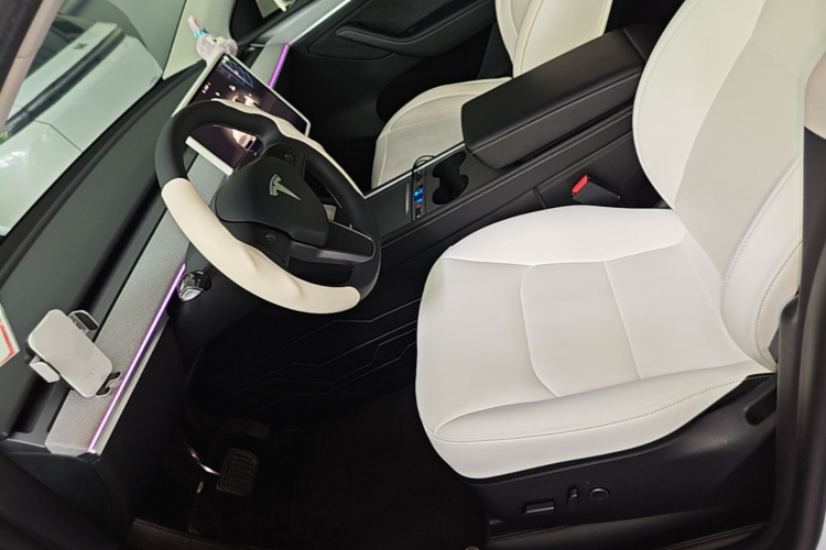 Tesla Model Y 2024 #23 Tesla Model Y 2024 car image #23
