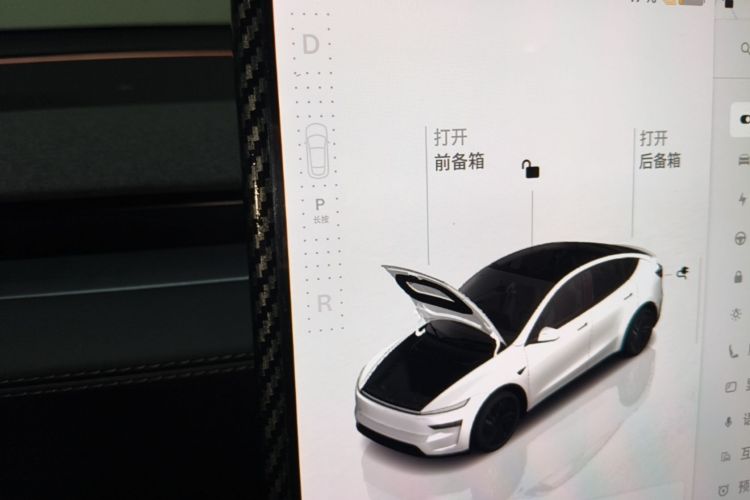 Tesla Model Y 2025 #14 Tesla Model Y 2025 car image #14