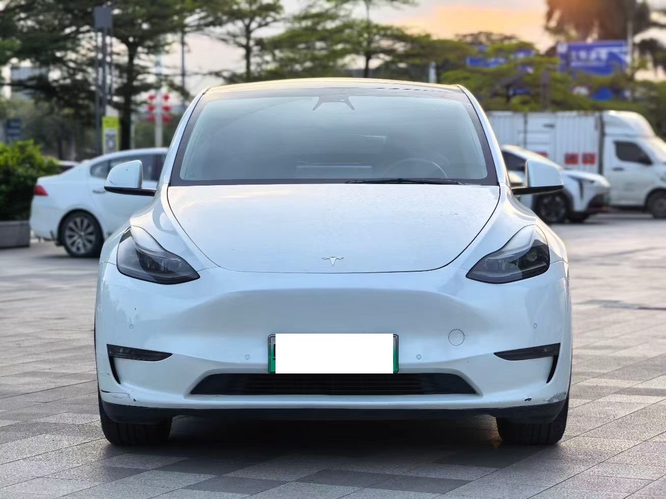 Tesla Model Y 2021 car image #2
