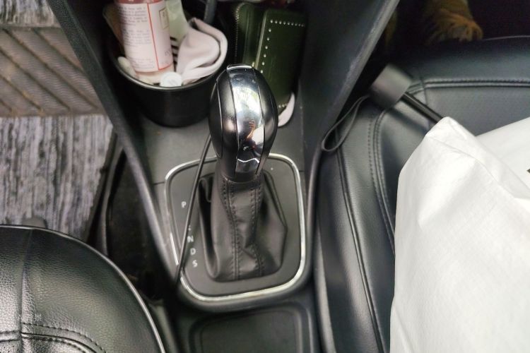 Volkswagen Polo 2017 car image #16