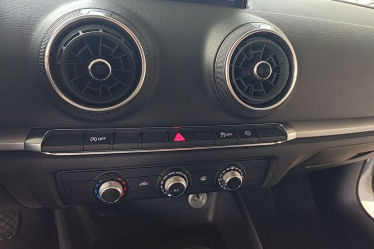 Audi A3 2020 immagine di auto #13