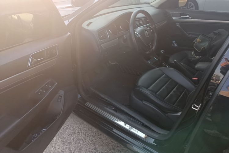 Volkswagen Lavida 2019 car image #16
