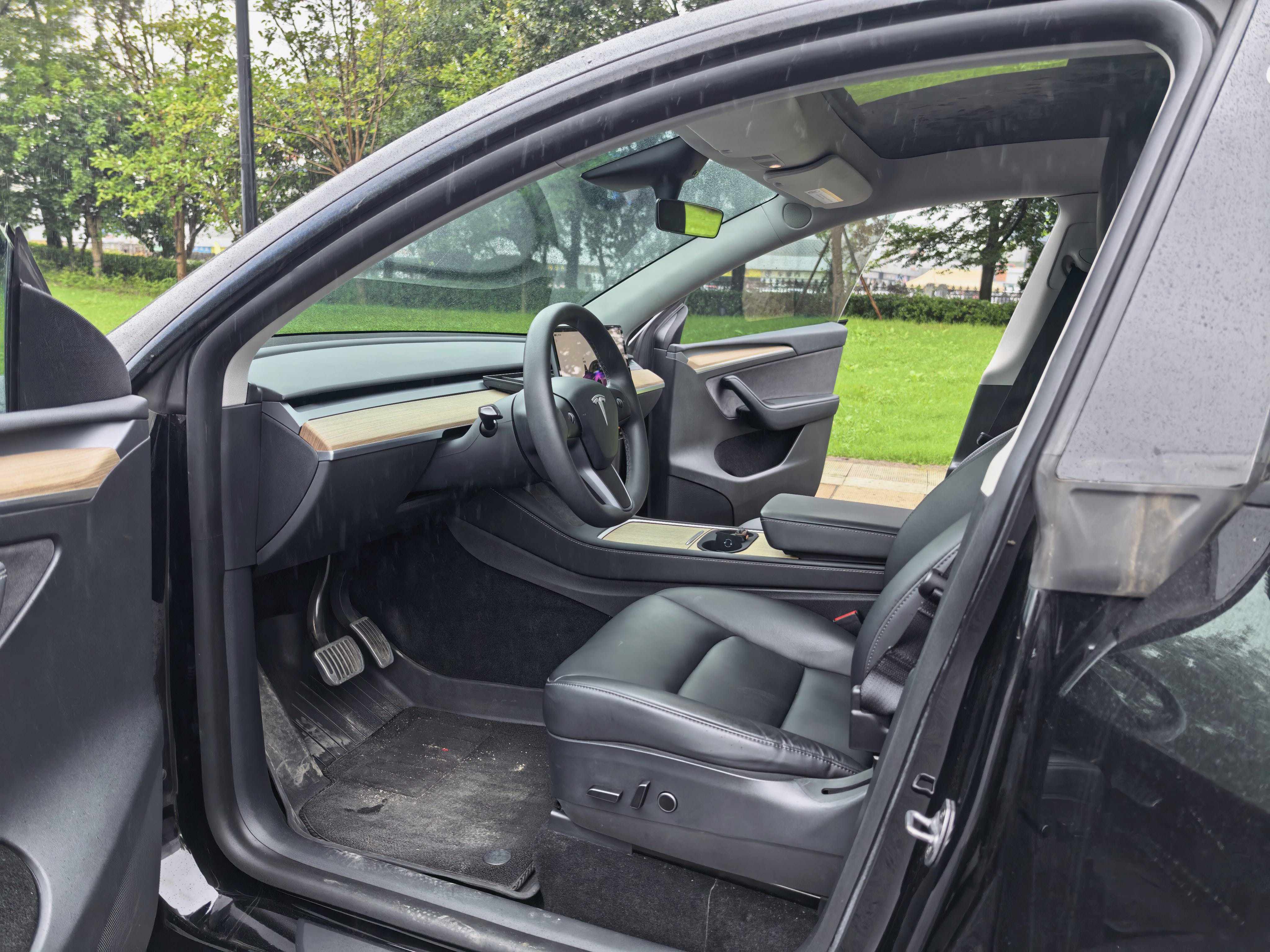Tesla Model Y 2022 #6 Tesla Model Y 2022 car image #6