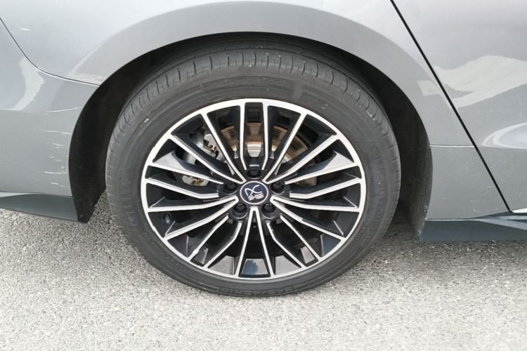 BYD Han 2023 car image #10