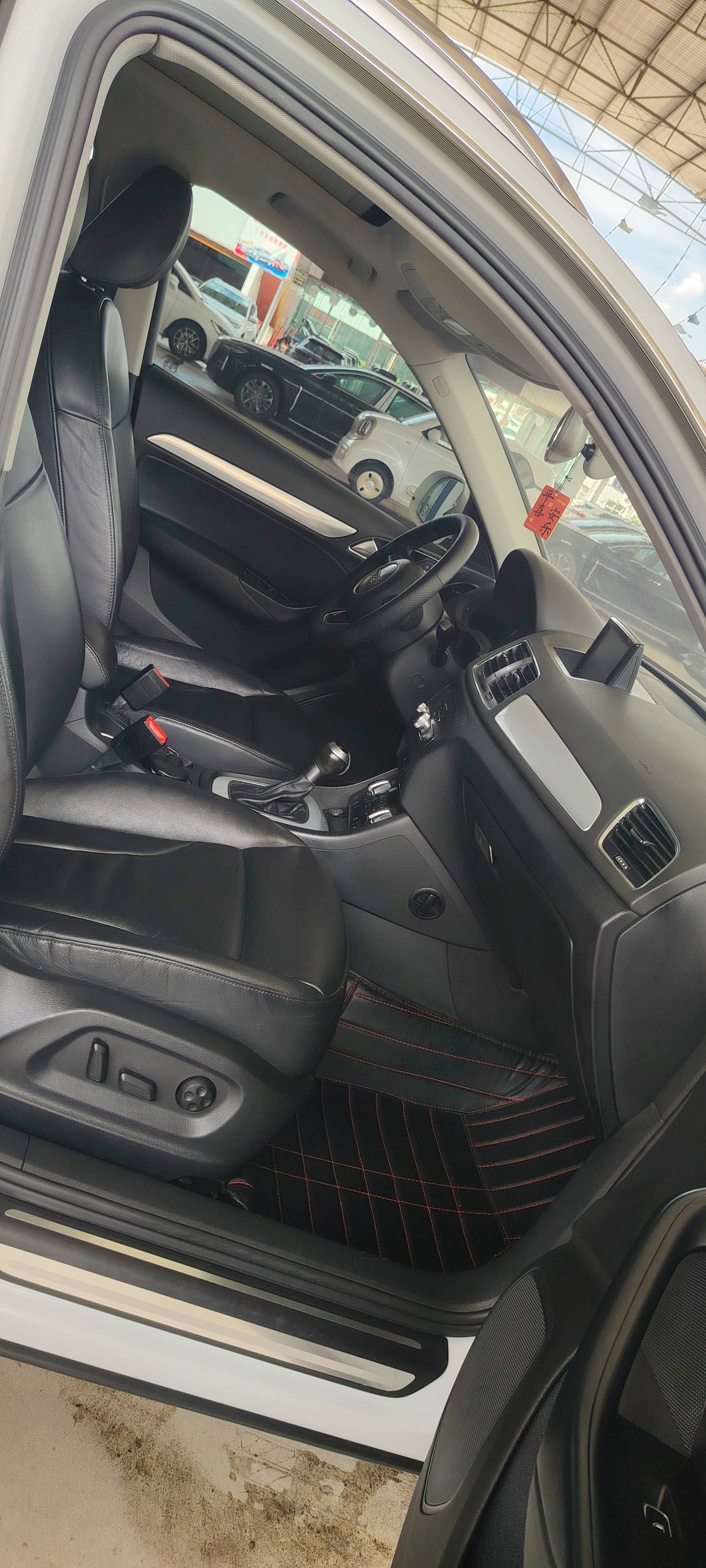 Audi Q3 2015 #4 Audi Q3 2015 car image #4