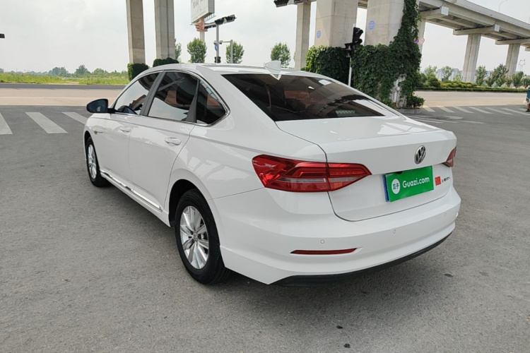 Volkswagen Lavida 2019 car image #5