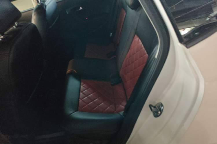Volkswagen Polo 2019 car image #17