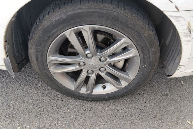 GEELY Emgrand 2017 car image #9