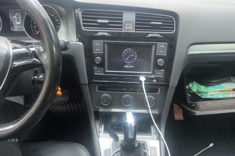 Volkswagen Golf 2014 car image #15