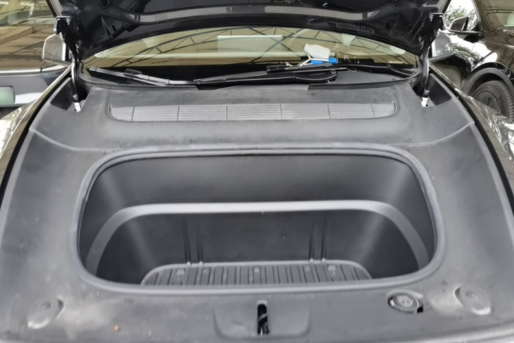 Tesla Model Y 2025 #20 Tesla Model Y 2025 immagine di auto #20