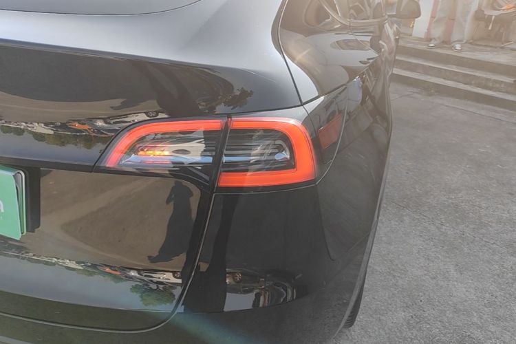 Tesla Model Y 2022 #8 Tesla Model Y 2022 car image #8