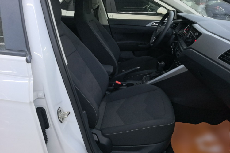 Volkswagen Polo 2021 car image #24