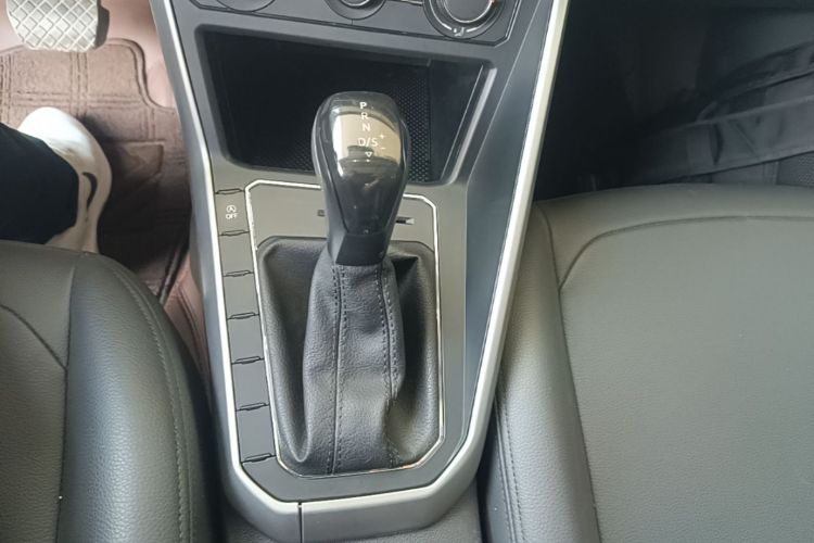 Volkswagen Polo 2021 car image #14