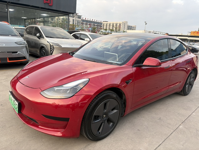 Tesla Model 3 2023 car image #3