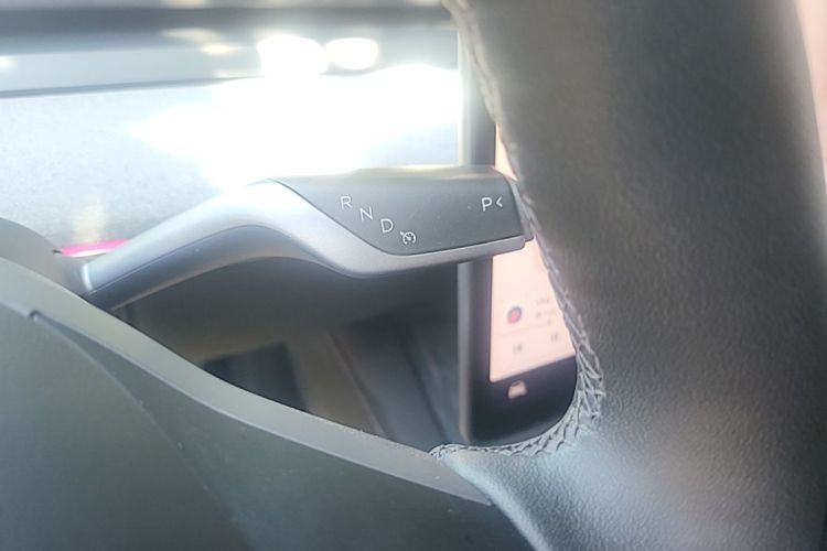 Tesla Model Y 2024 #14 Tesla Model Y 2024 car image #14