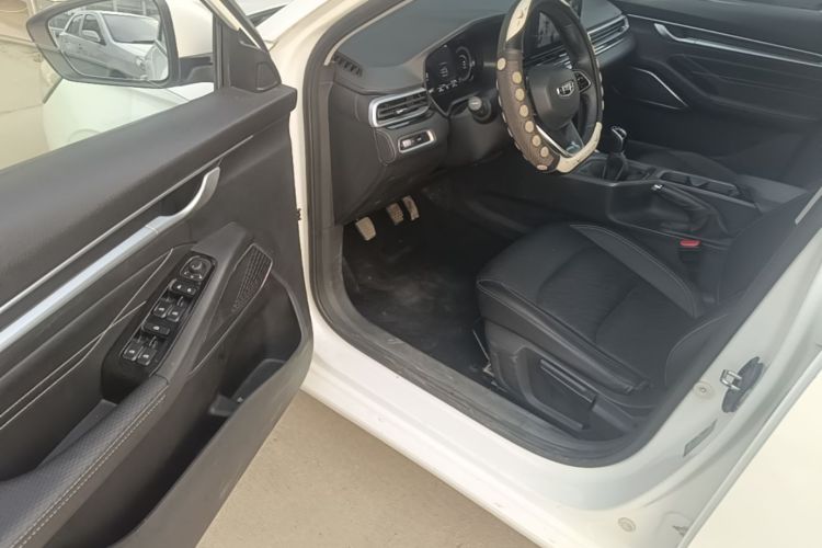GEELY Emgrand 2021 #12 GEELY Emgrand 2021 car image #12