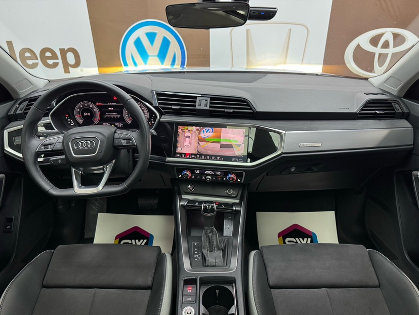Audi Q3 2022 car image #9