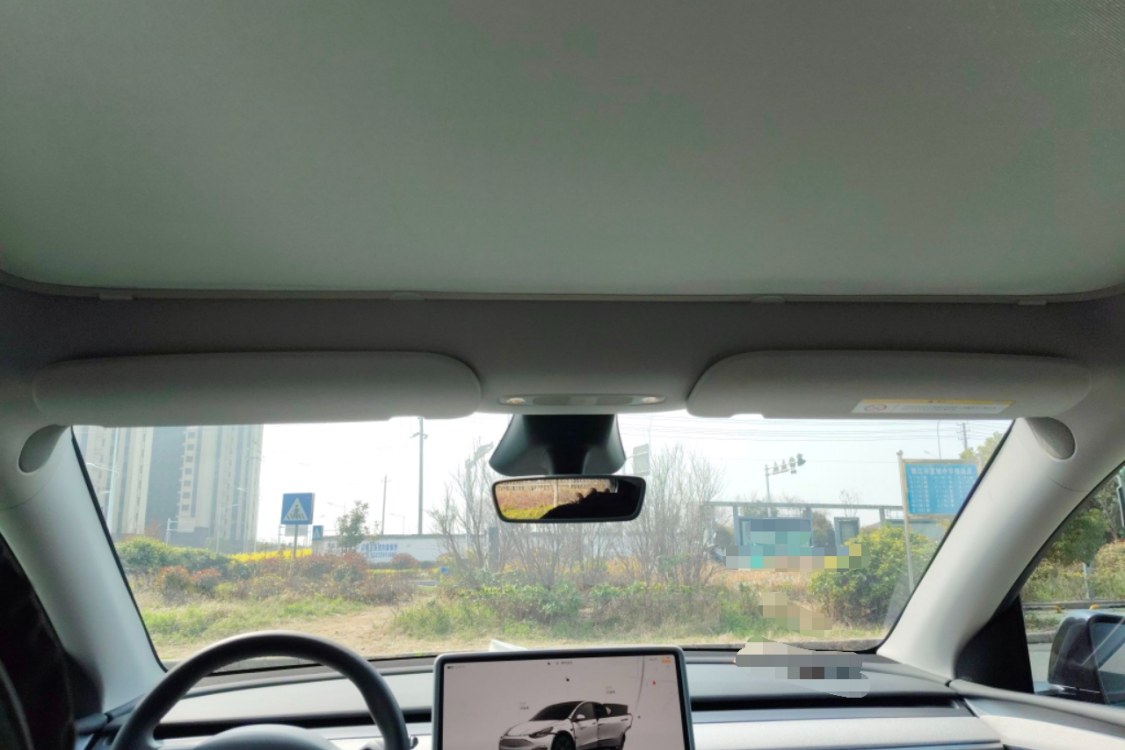 Tesla Model Y 2024 car image #22
