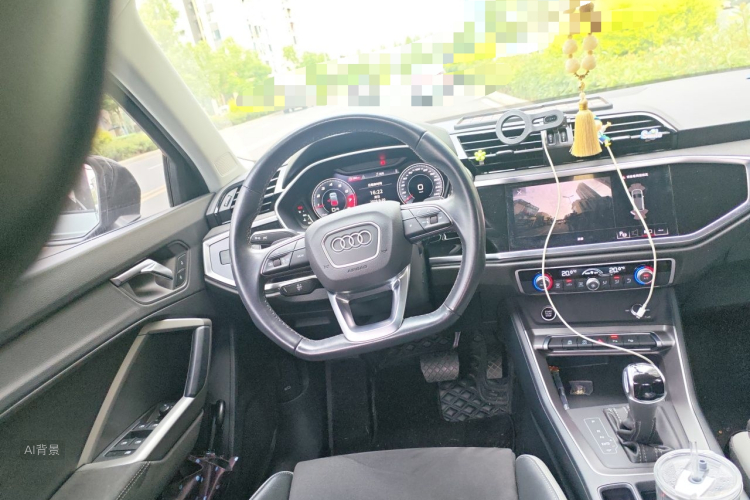 Audi Q3 2022 car image #12