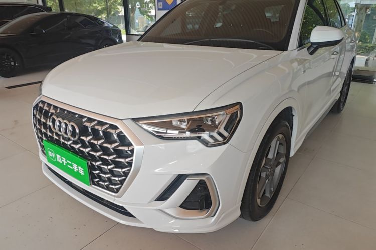 Audi Q3 2025 #2 Audi Q3 2025 изображение автомобиля #2