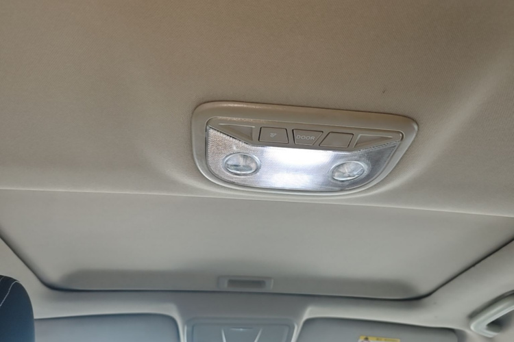 GEELY Emgrand 2017 car image #20