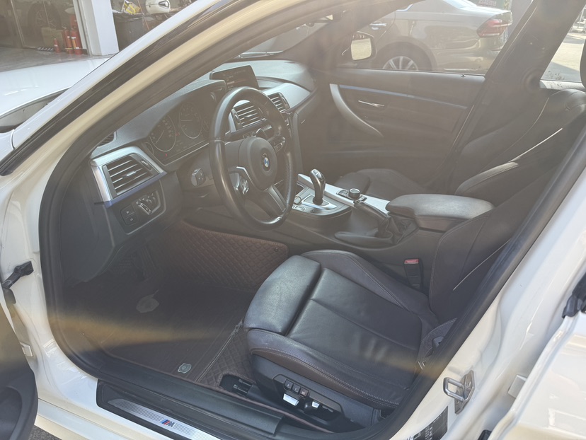 BMW 3 Series 2019 car image #4