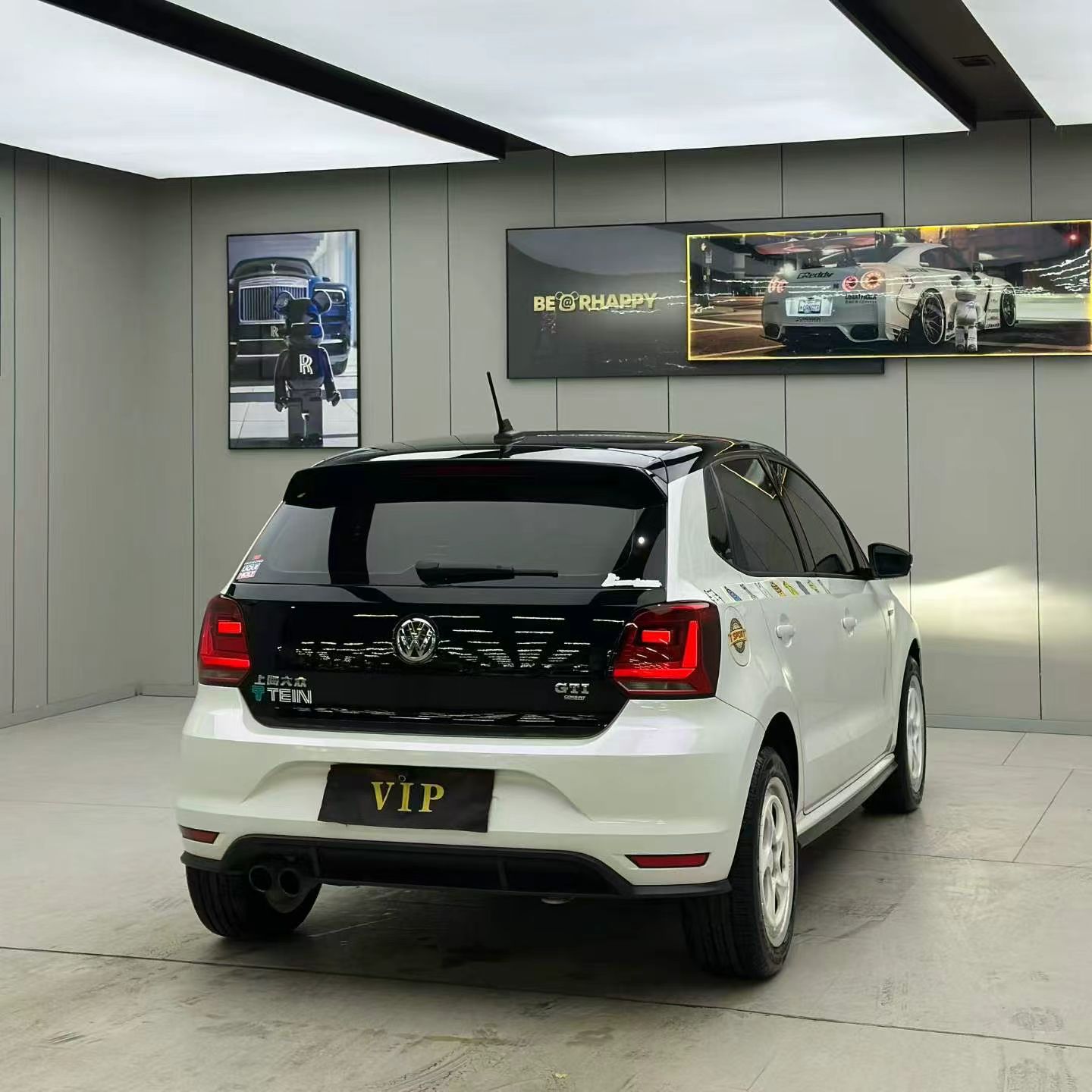 2015 car image #6