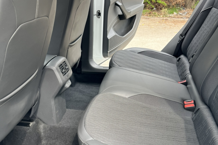 Volkswagen T-Cross 2023 car image #20