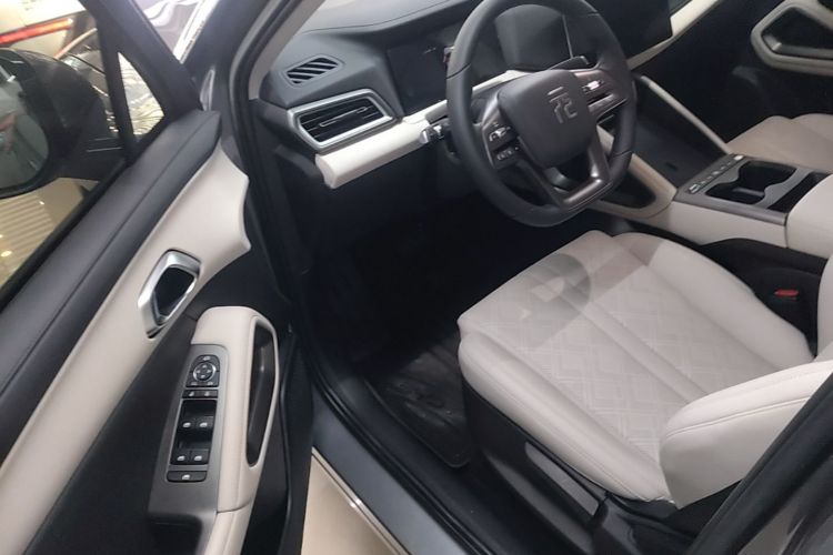 BYD YuanUP 2025 #16 BYD YuanUP 2025 car image #16
