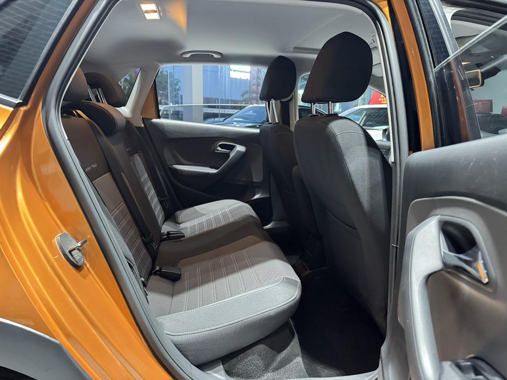 Volkswagen Polo 2015 car image #22