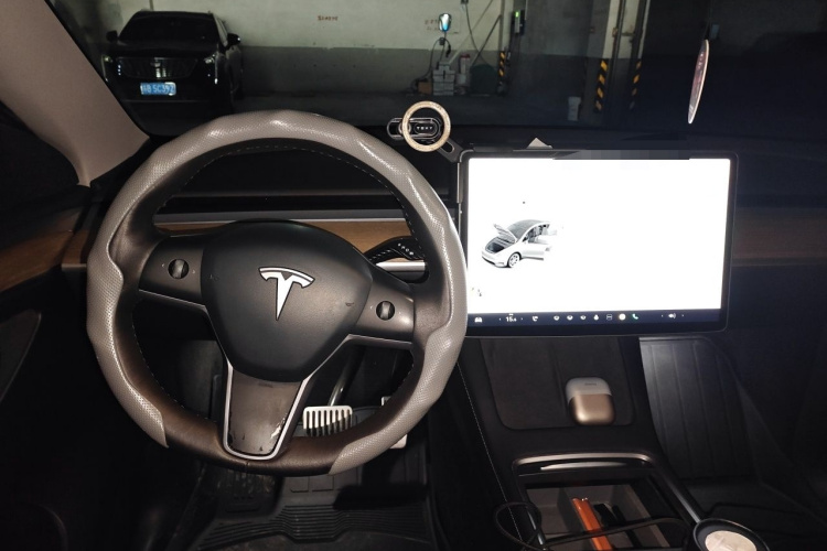 Tesla Model Y 2022 #12 Tesla Model Y 2022 car image #12