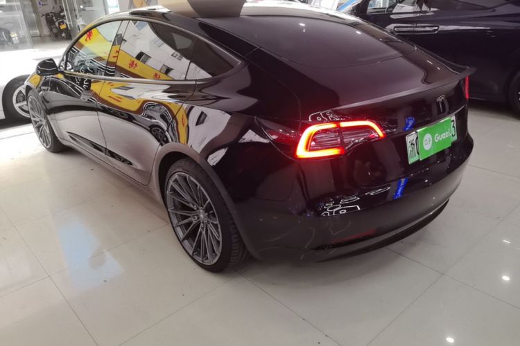 Tesla Model 3 2022 car image #5